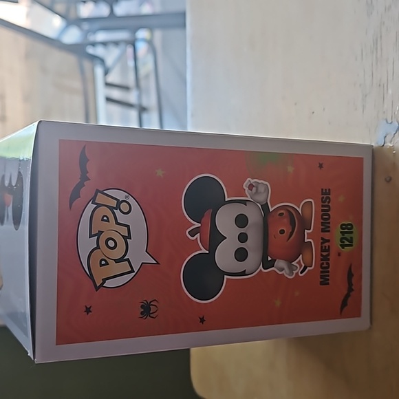 DISNEY MICKEY MOUSE FUNKO POP - Picture 7 of 9